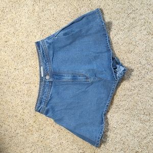 C/MEO COLLECTIVE flared jean shorts size small